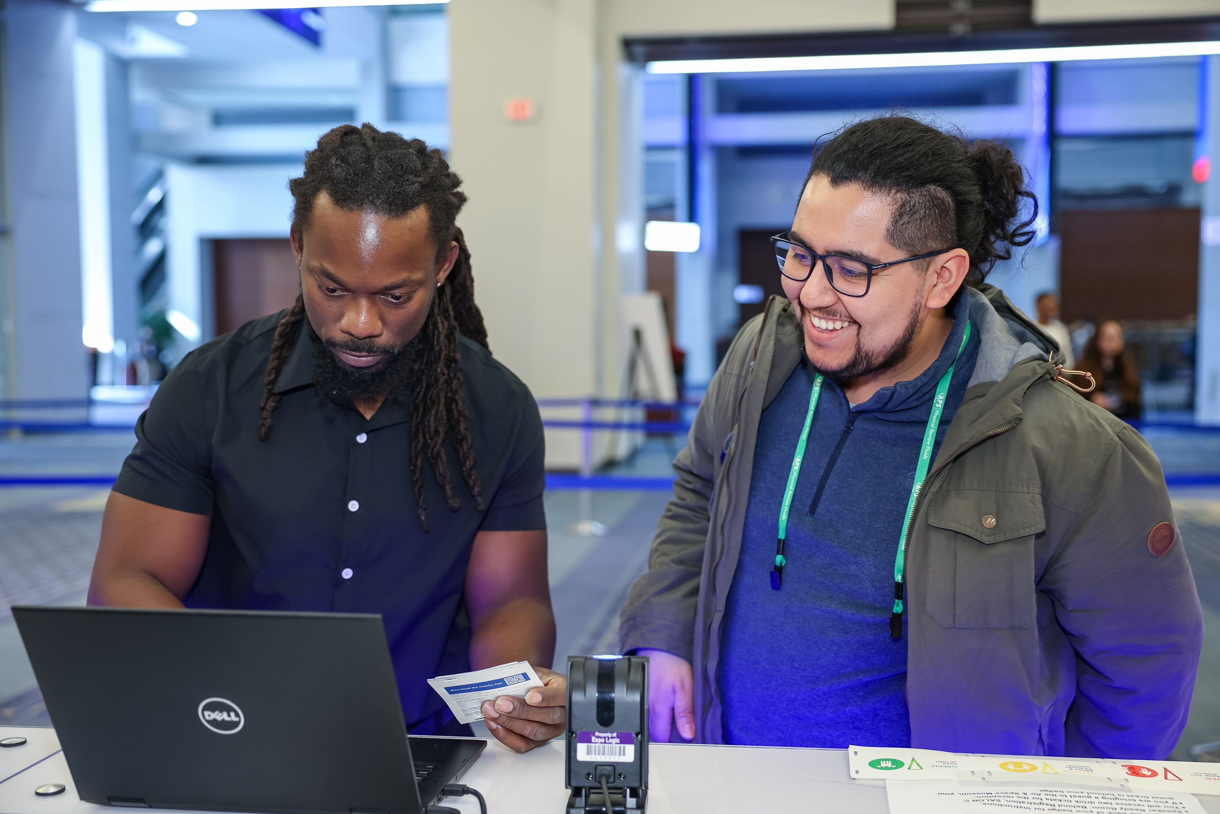Attendees registering 
